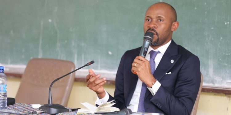 A l'Université Libre de Kinshasa (ULK) dans le cadre d'un cours intitulé " le travail gouvernemental", son titulaire, le professeur Francis Kalombo Tambwa a convié le Ministre de la communication et médias, porte-parole du gouvernement Patrick Muyaya