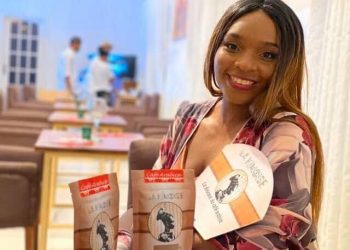 Sous le soleil des tropiques de Kinshasa, le pari d'implanter une culture de café a été osé. A l'initiative Tysia Mukuna, une jeune congolaise passionnée de l'agriculture qui fait pousser le café bien au chaud.