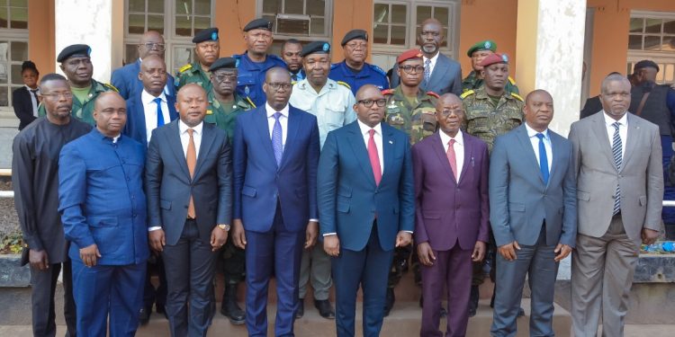 Quelques heures avant de regagner Kinshasa, juste après la cérémonie de relance de la mine de Kipushi ce mardi 23 août 2022 que le Premier Ministre Sama Lukonde a présidé le Conseil provincial de sécurité au cercle Kamarenge de Kipushi.