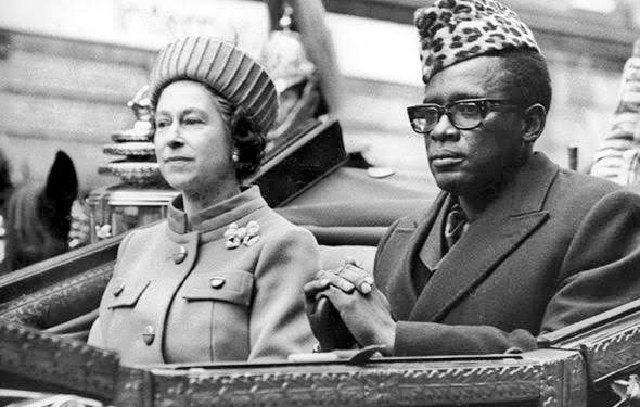 Décès d&rsquo;Elizabeth II : « Sortez ce chien de ma maison », dit en colère la reine à Mobutu (1973)