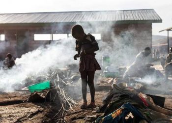 En 2018, des massacres sont perpétrés dans le Mai- Ndombe, où des membres de la tribu Banunu, sont massacrés par les Tende, soit la tribu de l’actuel gouverneur de la ville province de Kinshasa, Gentiny Ngobila, alors gouverneur du Mai-Ndombe.