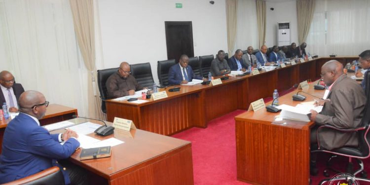 La Commission électorale nationale indépendante (CENI) dispose déjà des données liées à la cartographie électorale. Selon la centrale électorale, la cartographie des Centres d’Inscription est importante dans la mesure où elle lui permet de situer avec exactitude les lieux où les potentiels électeurs seront identifiés et enrôlés afin d’obtenir leurs cartes d’électeurs.