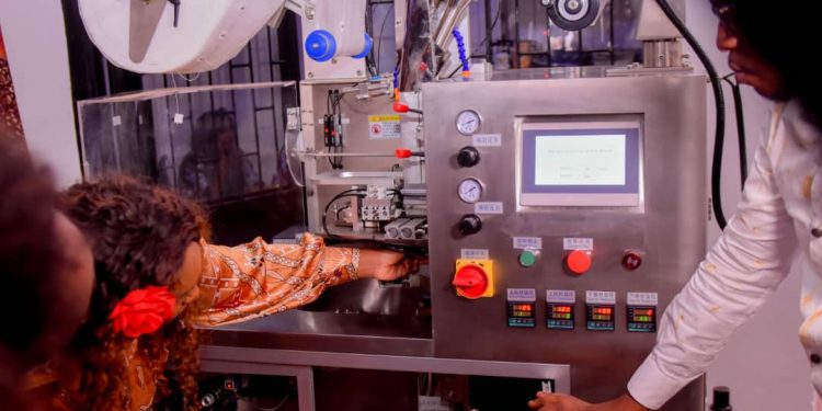 À Kingabwa, dans la commune de Limeté, une usine est sortie des terres. Elle assurera la production régulière du Café la Kinoise, produit à Kinshasa, il y a un peu plus de quatre ans.