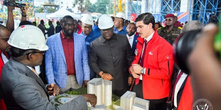 Construction du centre des finances et de congrès à Gombe : Félix Tshisekedi visite les chantiers