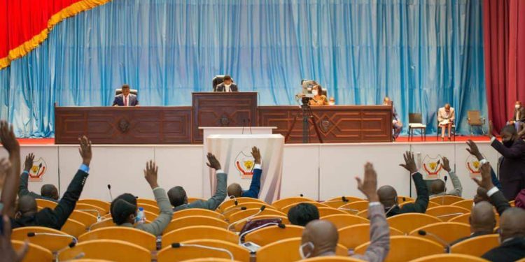 RDC : Comment la commission Ecofin de l’AN a ramené le budget 2023 de 14,6 milliards USD à 15,8 miliards USD
