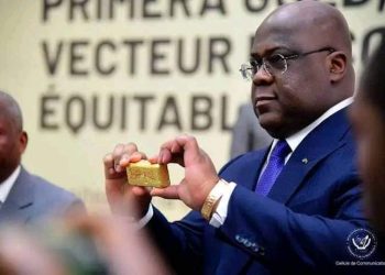 Félix Tshisekedi assiste à la cérémonie de vente du premier lot d&rsquo;or vers les EAU