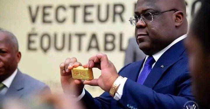 Félix Tshisekedi assiste à la cérémonie de vente du premier lot d&rsquo;or vers les EAU