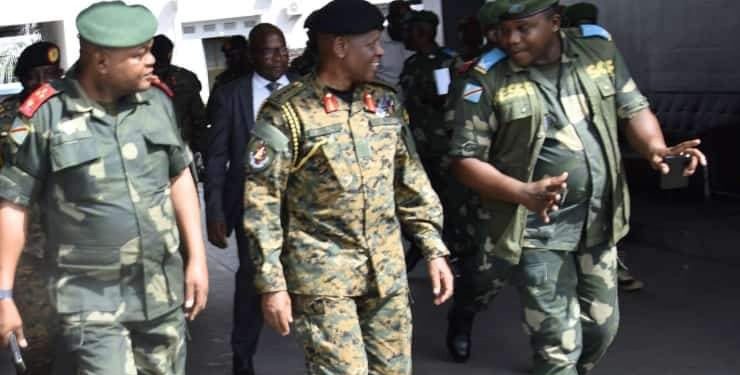 RDC : Le chef de l&rsquo;Armée Ougandaise en visite à Kinshasa