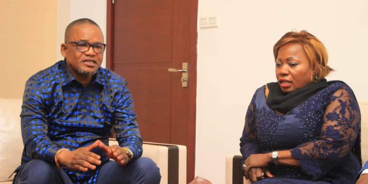 Chez Le VPM Peter Kazadi : la Gouverneure Rita Bola plaide pour la paix à Mai-ndombe