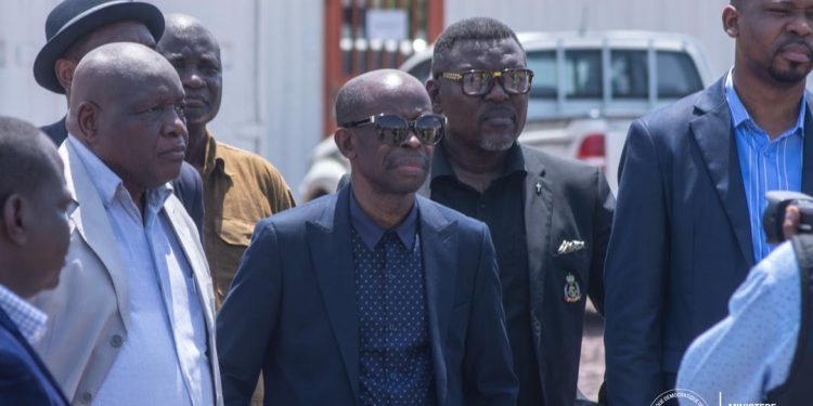 Ministère des Sports et loisirs : Visite d&rsquo;inspection au Stade des Martyrs