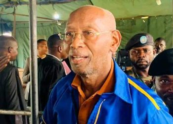 Procès Mwangachuchu : Le prévenu ne dispose pas de permis de port d’arme.