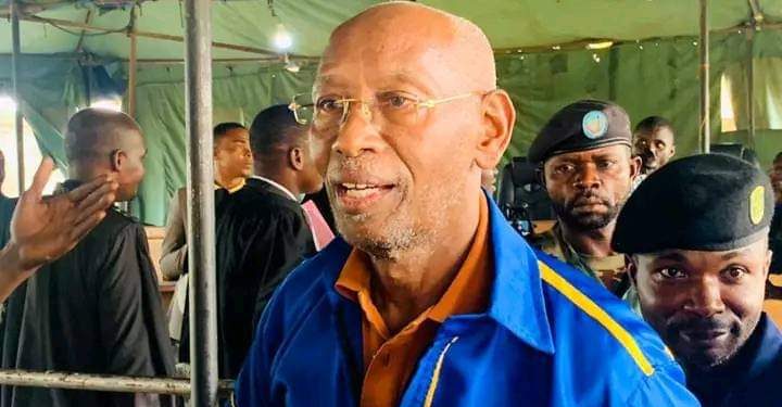 Procès Mwangachuchu : Le prévenu ne dispose pas de permis de port d’arme.