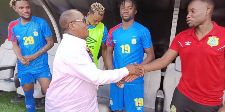 Le Ministre des Sports et loisirs, François Kabulo booste le moral des Léopards