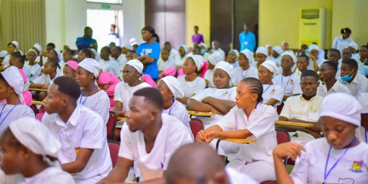 Exetat 2023: 13 000 finalistes de la filière de santé participent au jury de fin de cycle.( officiel)