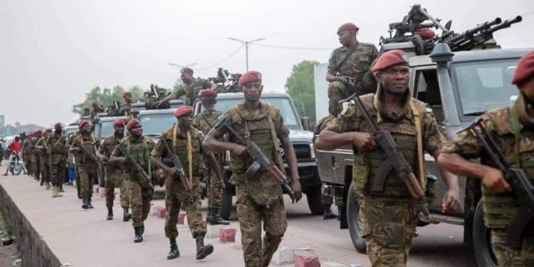 Défense Nationale : Marche d&rsquo;endurance de la Garde Républicaine
