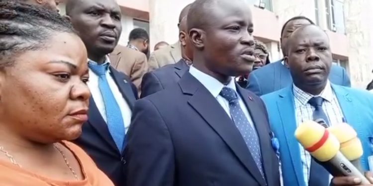 Table Ronde sur l&rsquo;état de siège : Un premier malentendu se dessine