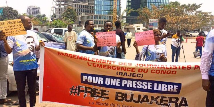 Arrestation S. Bujakera : Dans un Sit-in, le RAJEC réclame sa libération
