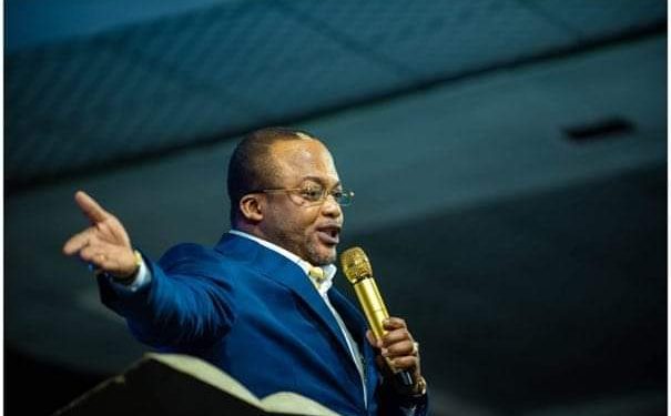 Demis de ses fonctions à la tête de l&rsquo;ERC : Dodo Kamba déclare, « Je suis le président de l&rsquo;Eglise de Reveil, »