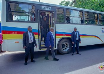 Transports : 21 bus transco montés à Kinshasa livrés