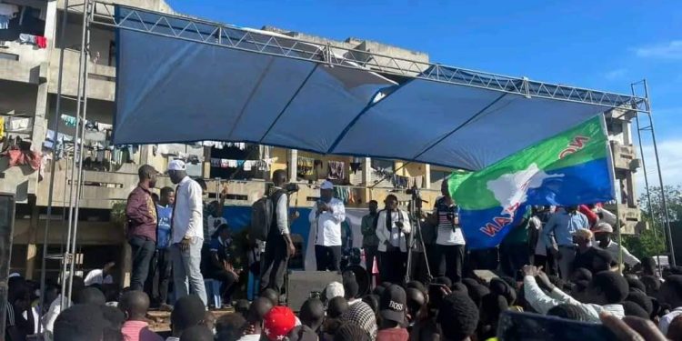 Adolphe Muzito sur d&rsquo;autres candidats : « ils passent leur temps à se chamailler. Ils n&rsquo;ont ni programme ni chiffres, »