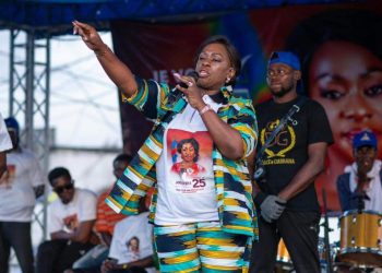 Présidentielle 2023 : la candidate Joëlle Bile se désiste en faveur de Félix Tshisekedi