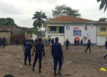 Marche de l&rsquo;opposition : la police use de gaz lacrymogènes pour disperser les manifestants