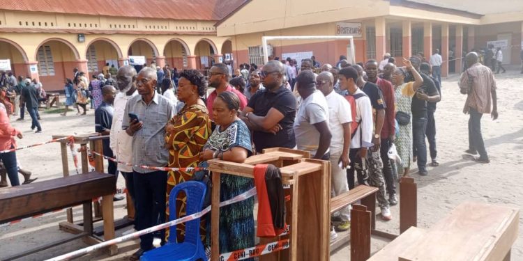 RDC-Elections : au centre Saint-Joseph (Sainte Anne Gombe), le vote a démarré avec 2 h de retard