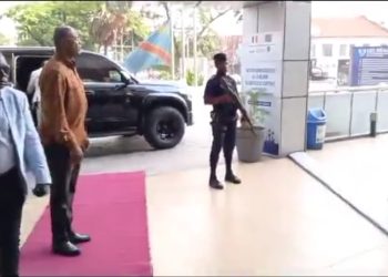 Kinshasa : Gentiny Ngobila pas prêt à céder son siège de gouverneur