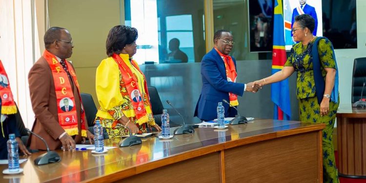 Réduction du train de vie des institutions : « la taille du gouvernement sera réduite » (Bahati Lukwebo)