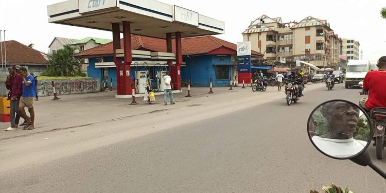 RDC : le litre d&rsquo;essence dans la zone ouest passe de 3.225,00 à 3.475,00 FC,