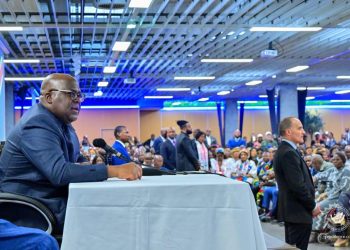 RDC – France : Face à la diaspora, F.Tshisekedi promet de régler la question de la double nationalité