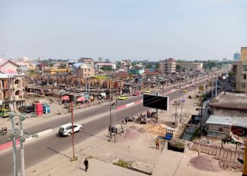 Kinshasa : Un motocycliste se tue en voulant échapper à la police à Gombe