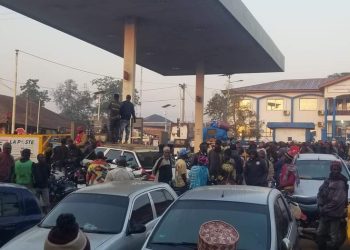 Hydrocarbures : les fils d&rsquo;attente s&rsquo;observent dans les stations service de Kinshasa