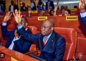 RDC : Augustin Kabuya quitte le Sénat et rejoint l&rsquo;Assemblée nationale, cédant son siège à Roger Tshisekedi