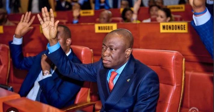 RDC : Augustin Kabuya quitte le Sénat et rejoint l&rsquo;Assemblée nationale, cédant son siège à Roger Tshisekedi