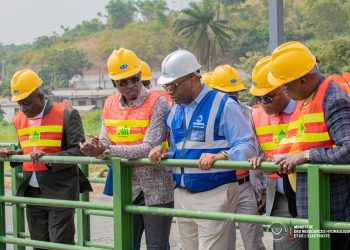 Hydrauliques : Teddy Lwamba effectue une inspection des stations de captage et de traitement d&rsquo;eau potable à Kinsuka