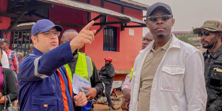 Kisangani : Teddy Lwamba évalue les premiers travaux du réseau électrique de Lubunga.