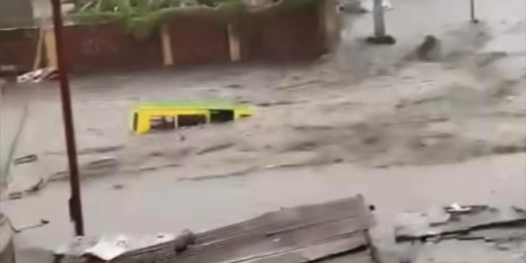 Kinshasa frappée par des pluies torrentielles : le Gouverneur Bumba annonce des mesures après un décès