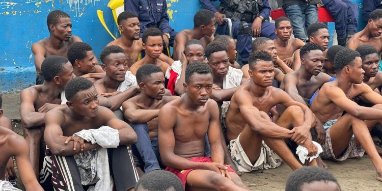 Kinshasa : Plus de 100 « Kuluna » arrêtés au Camp Luka lors d’une opération spéciale