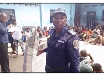 Kinshasa : la police démantèle un réseau de criminels et de trafiquants de chanvre à Tshangu