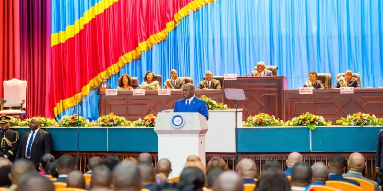 Fayulu à Tshisekedi : « La Constitution n’entrave en rien le bon fonctionnement des institutions »