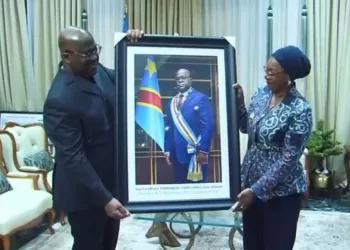 RDC : Félix Tshisekedi reçoit le nouveau portrait officiel de son second mandat