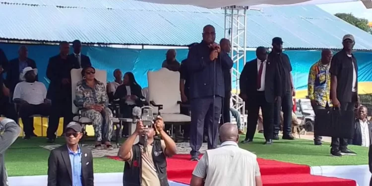 RDC : Félix Tshisekedi atterrit à Kananga pour une visite de terrain
