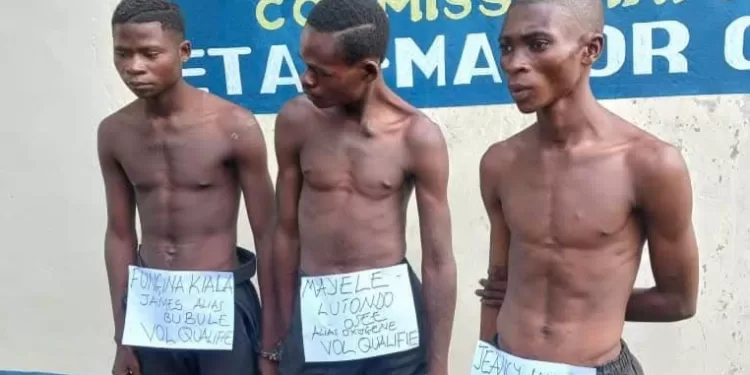 Kwango : Présentation des criminels opérant à moto devant la population