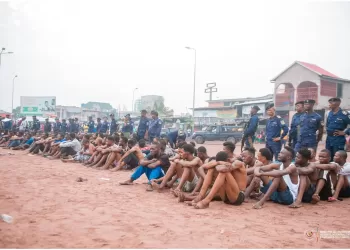 Kinshasa : Arrestation de 18 présumés bandits armés, incluant des policiers et militaires