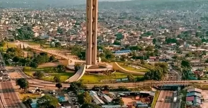 Saint-Valentin en RDC : Entre festivités à Kinshasa et silence sous les balles à l’Est