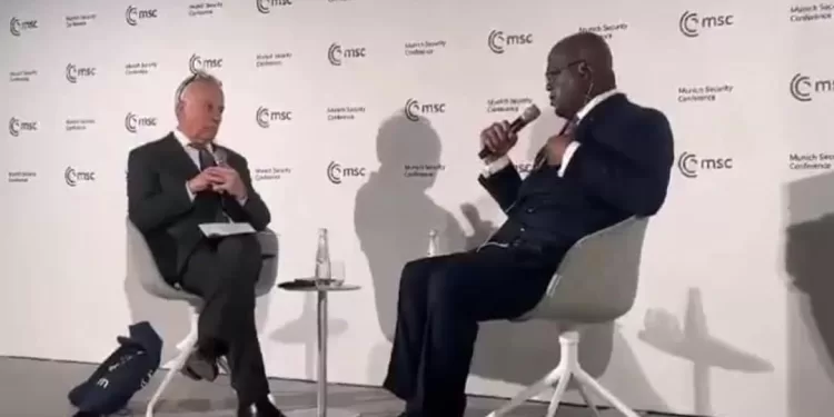 Tshisekedi appelle à une nouvelle médiation face aux « turbulences » du processus de Luanda