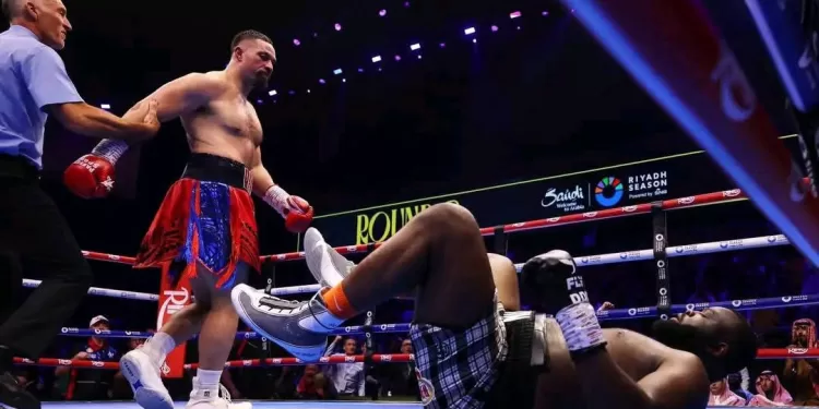 Boxe : Martin Bakole battu par KO au 2e round par Joseph Parker