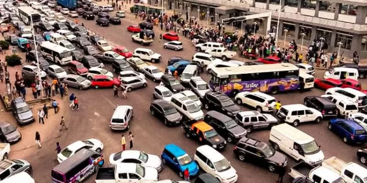 Kinshasa : La police traque les conducteurs en infraction pour rétablir l’ordre routier