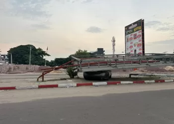 Kinshasa : Démantèlement des panneaux publicitaires illégaux